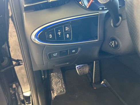 Used 2024 Genesis GV70 2.5T w/ Sport Prestige Package image 39