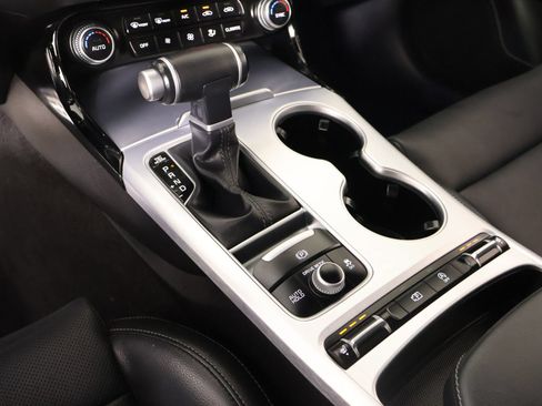 Used 2022 Kia Stinger GT1 RWD image 9