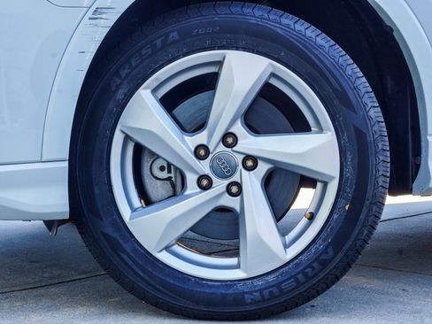 Used 2019 Audi Q3 2.0T Premium image 2