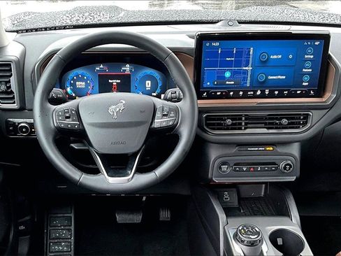 Certified 2025 Ford Bronco Sport Outer Banks w/ Outer Banks Tech Package+ image 5