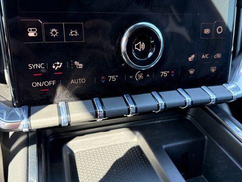 Used 2025 GMC Acadia Elevation image 35