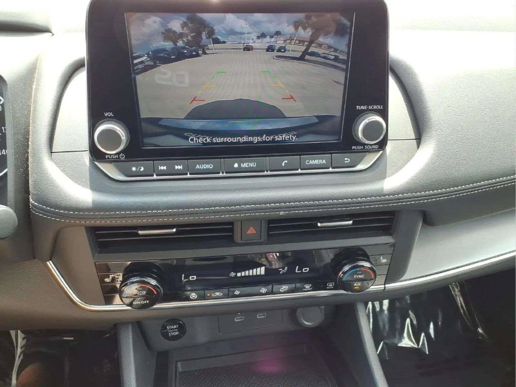 Used 2024 Nissan Rogue SV w/ SV Premium Package FWD image 15