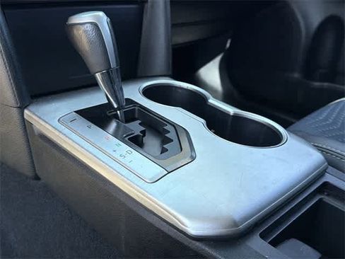 Used 2012 Toyota Camry SE image 22