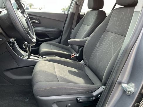 Used 2020 Chevrolet Trax LT image 15