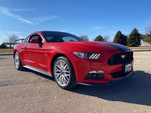 Used 2017 Ford Mustang GT Premium w/ GT Performance Package image 4