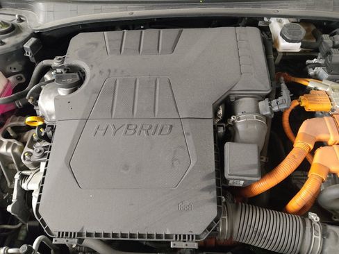 Used 2025 Hyundai Elantra Limited FWD image 30