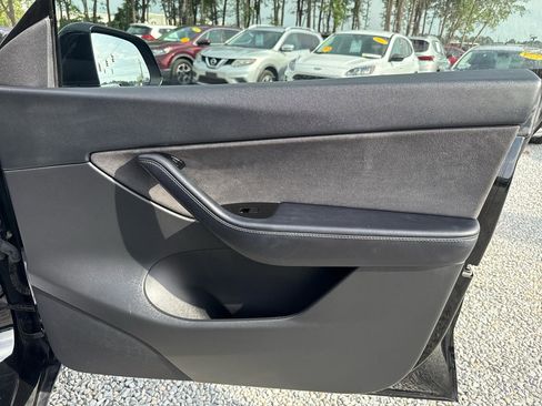 Used 2020 Tesla Model Y Long Range AWD/4WD image 24