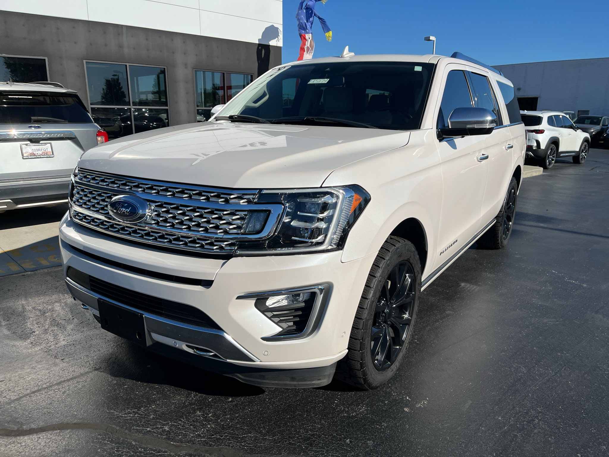 Used 2018 Ford Expedition Max Platinum AWD/4WD image 4