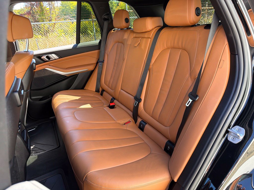 Used 2022 BMW X5 xDrive40i w/ Parking Assistance Package AWD/4WD image 21