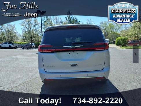 Certified 2026 Chrysler Pacifica Limited FWD image 7