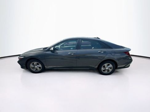 Certified 2024 Hyundai Elantra SE FWD image 9