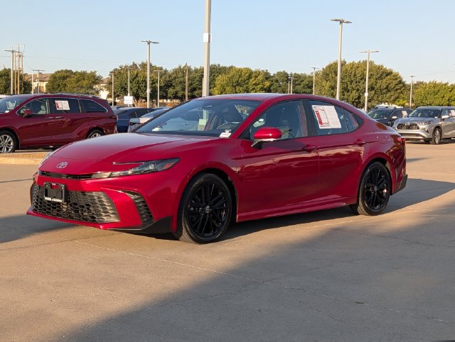 Used 2025 Toyota Camry SE FWD image 10