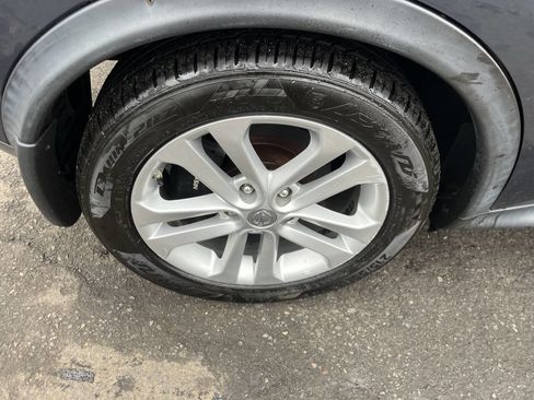 Used 2011 Nissan Juke SL image 16