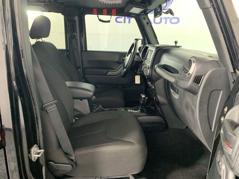 Used 2017 Jeep Wrangler Unlimited Sport AWD/4WD image 38