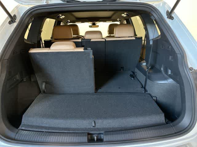 Used 2023 Volkswagen Tiguan SE R-Line FWD image 27