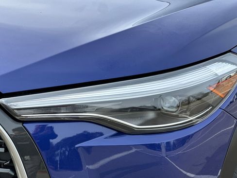 Used 2025 Toyota Corolla Cross XLE image 52