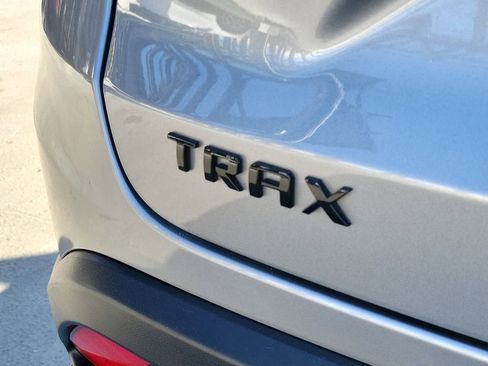 Used 2024 Chevrolet Trax RS w/ Sunroof Package image 7