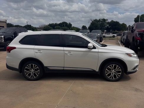 Used 2018 Mitsubishi Outlander SE FWD image 9