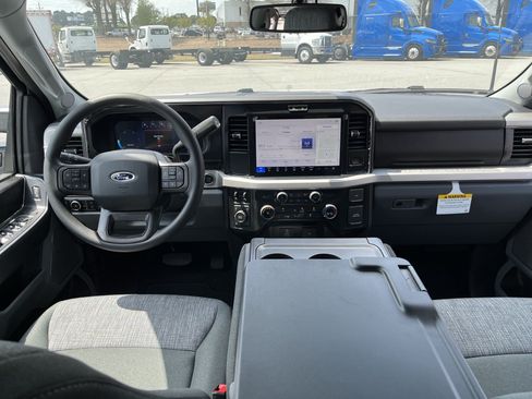 New 2026 Ford F350 XLT w/ XLT Premium Package AWD/4WD image 9