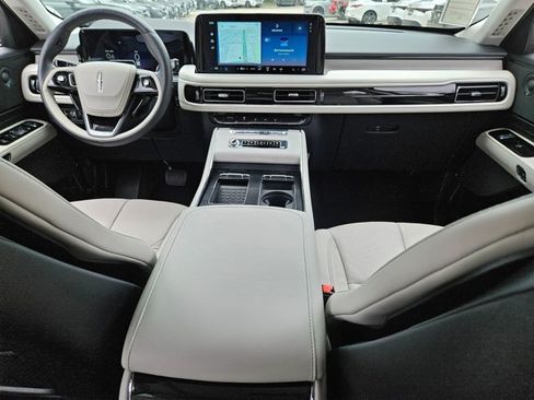 Used 2025 Lincoln Aviator Reserve AWD/4WD image 17