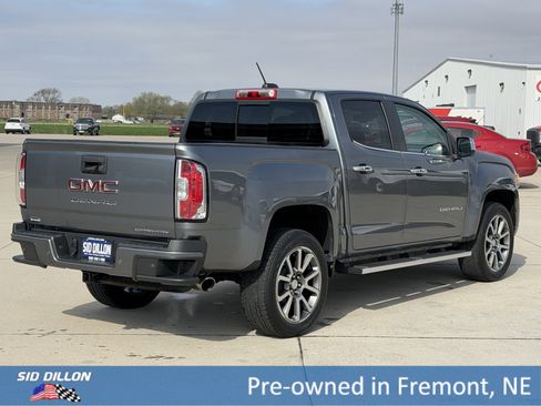 Certified 2022 GMC Canyon Denali image 4