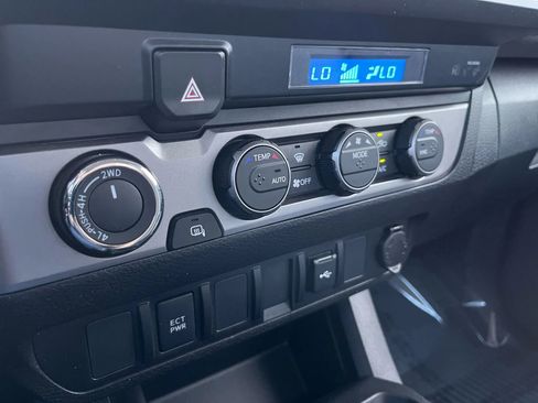 Used 2022 Toyota Tacoma SR image 18