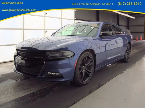 Used 2016 Dodge Charger SXT w/ Blacktop Package RWD image 1