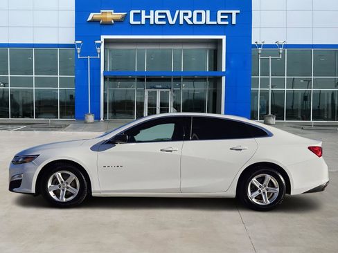 Used 2020 Chevrolet Malibu LS image 3