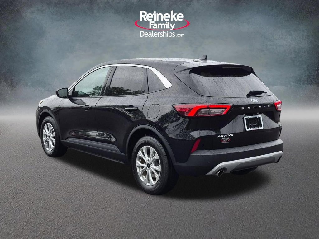 Used 2023 Ford Escape Active w/ Cold Weather Package FWD image 9