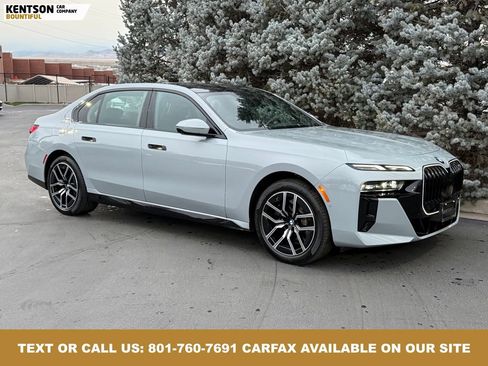 Used 2025 BMW 740i xDrive image 10