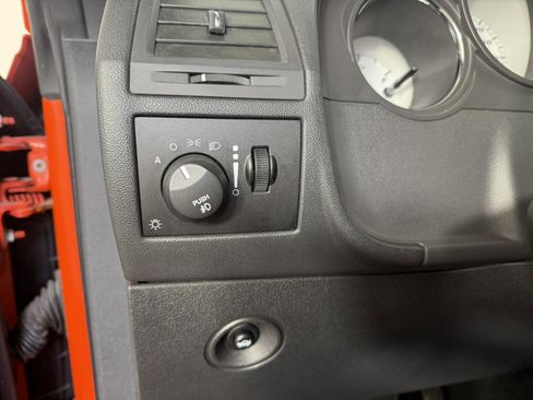 Used 2008 Dodge Challenger SRT8 RWD image 20