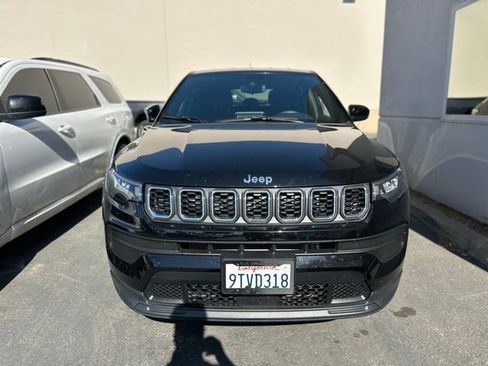 Used 2025 Jeep Compass Sport AWD/4WD image 2