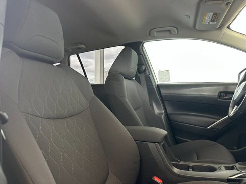 Used 2024 Toyota Corolla Cross LE FWD image 22