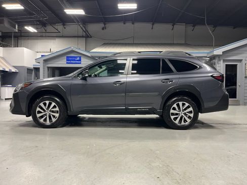 Certified 2025 Subaru Outback Premium AWD/4WD image 6