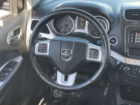 Used 2019 Dodge Journey SE w/ Connectivity Group FWD image 16