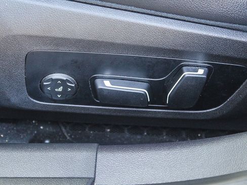 Used 2024 BMW 330i Sedan image 21