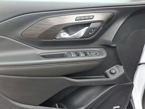 Certified 2022 GMC Terrain SLT w/ Infotainment Package II image 12