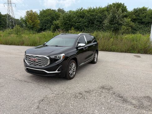 Used 2018 GMC Terrain Denali w/ Advanced Safety Package AWD/4WD image 19