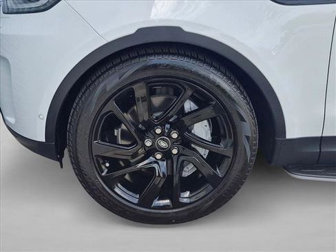 Used 2024 Land Rover Discovery S AWD/4WD image 22