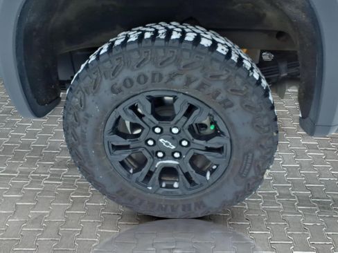 Used 2023 Chevrolet Silverado 1500 ZR2 w/ Technology Package image 13