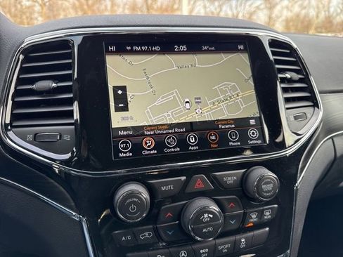 Used 2021 Jeep Grand Cherokee Limited image 6