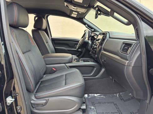 Used 2023 Nissan Titan PRO-4X AWD/4WD image 15