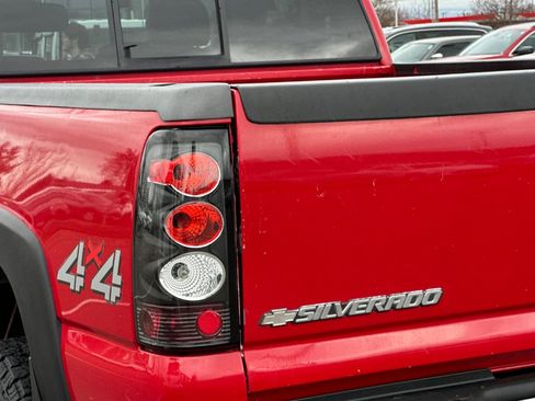 Used 2006 Chevrolet Silverado 2500 W/T w/ Skid Plate Package image 24