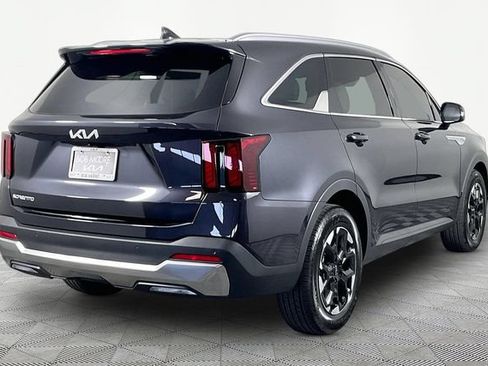 Certified 2026 Kia Sorento S w/ S Panoramic Sunroof Package FWD image 6