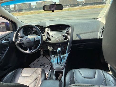 Used 2015 Ford Focus SE w/ Equipment Group 201A FWD image 18