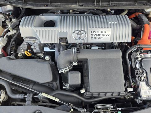 Used 2016 Toyota Prius V Four FWD image 30
