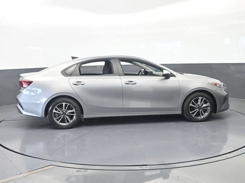 Used 2023 Kia Forte LXS FWD image 7