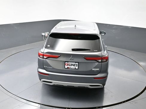 Used 2024 Mitsubishi Outlander SE image 49