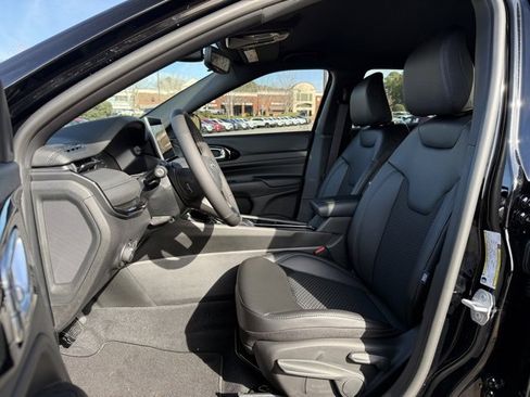 New 2026 Jeep Compass Latitude image 12