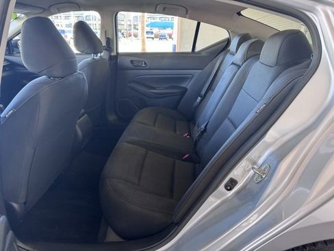 Used 2024 Nissan Altima 2.5 SV image 12